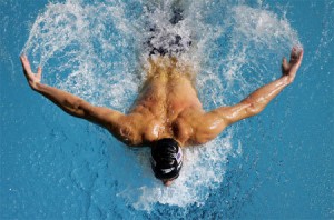 one-man-who-practises-swimming-one-of-the-5-best-sports-for-losing-weight-fast